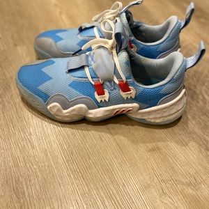 Mens Ice Trae Young’s only worn on the basketball court in great condition